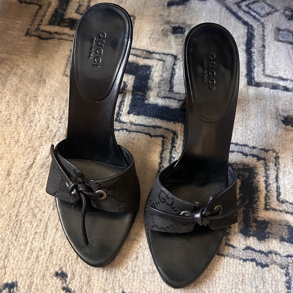 Gucci Shoes - Gucci Black Knotted Leather Heels